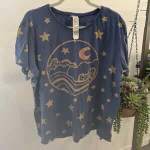 Magnolia Pearl Midnight Blue Star Graphic Tee (item 24.1)